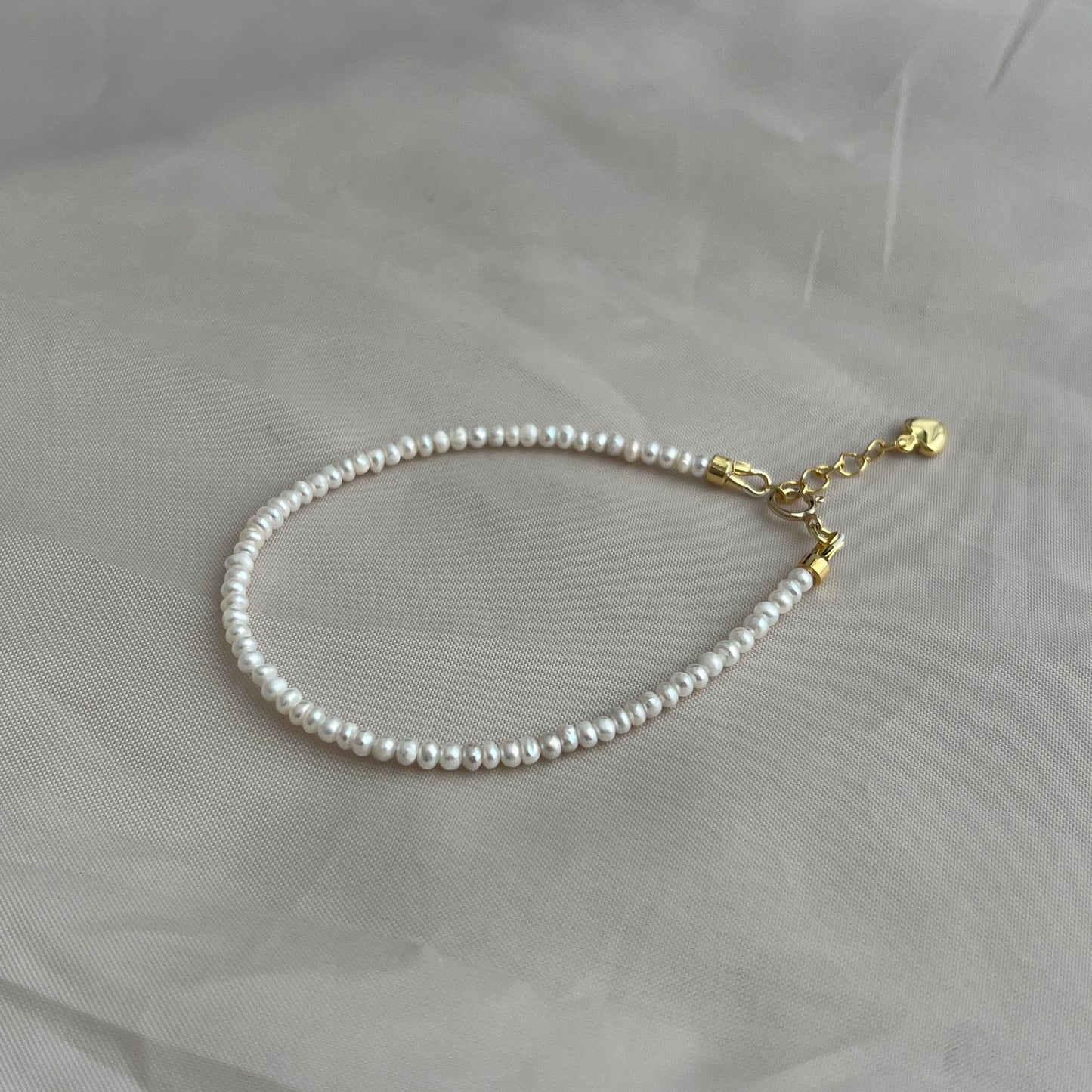 Minimal Pearl Bracelet