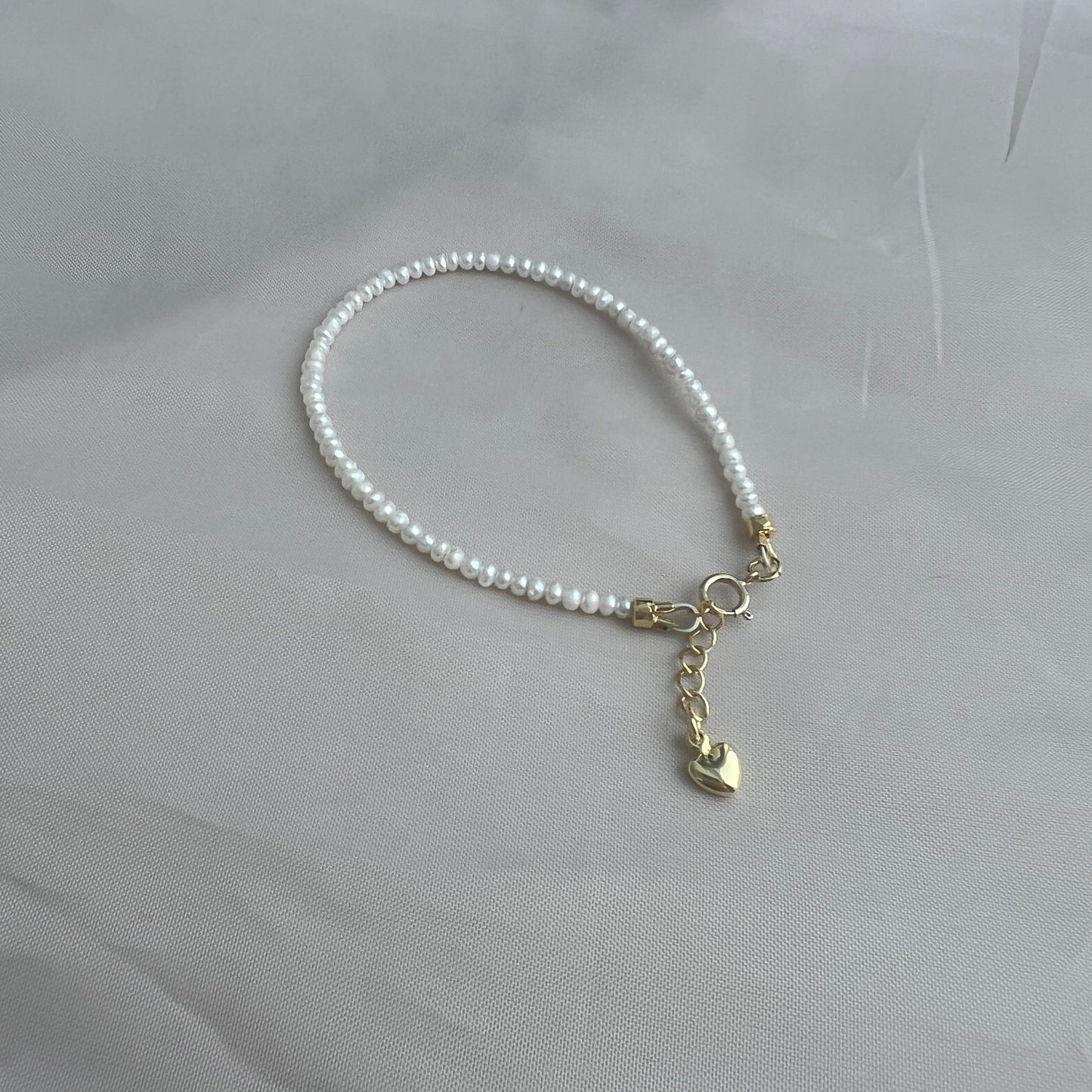 Minimal Pearl Bracelet